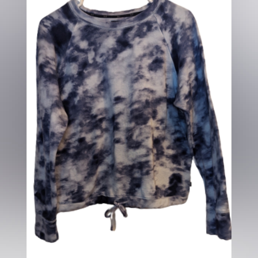 EUC Gap blue/white tie dye super soft long sleeve cropped boxy crewneck tightens